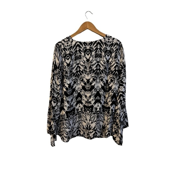 $209 PARKER Arcus Black & White Chiffon Blouse Layered Hem Size Large Brand New - Picture 2 of 6